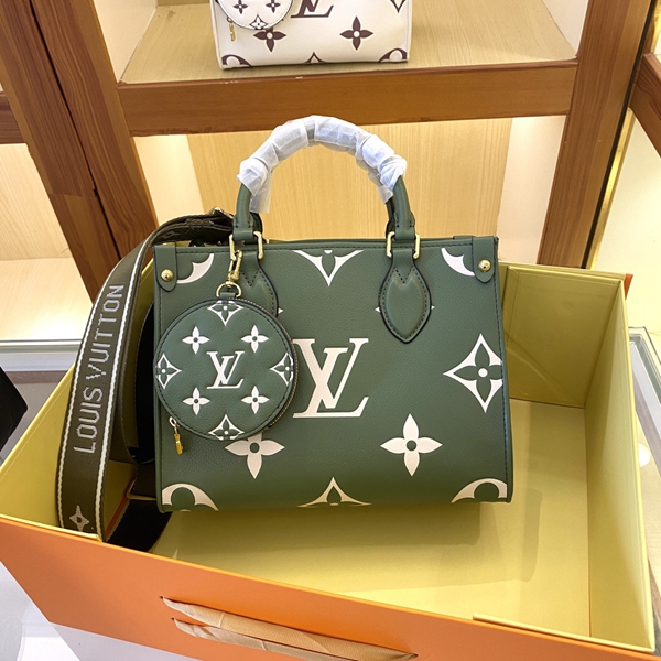 ルイヴィトンバッグ背面デザイン